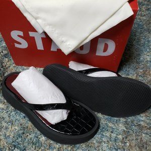 STAUD Black Croc-Embossed Platform Toe-Post Sandals with Burgundy Footbed